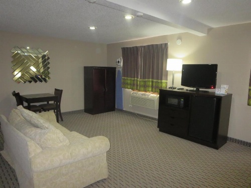 Super 8 by Wyndham Mundelein/Libertyville Area image 15