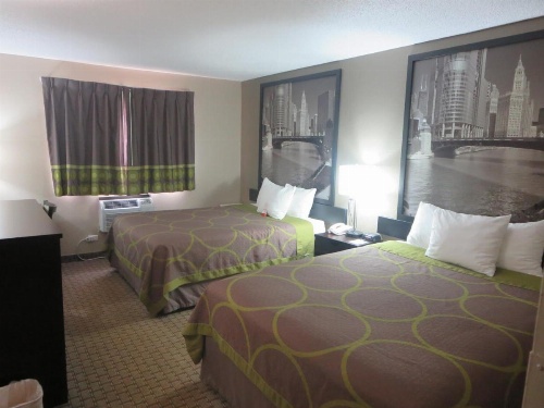 Super 8 by Wyndham Mundelein/Libertyville Area image 20
