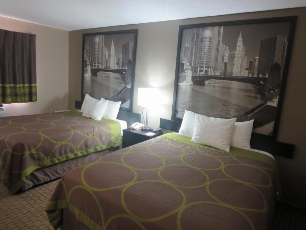 Super 8 by Wyndham Mundelein/Libertyville Area Image 21