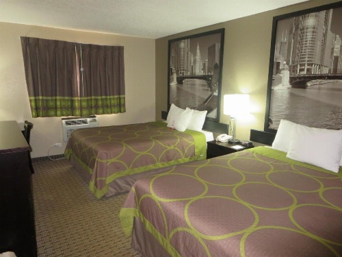 Super 8 by Wyndham Mundelein/Libertyville Area image 28