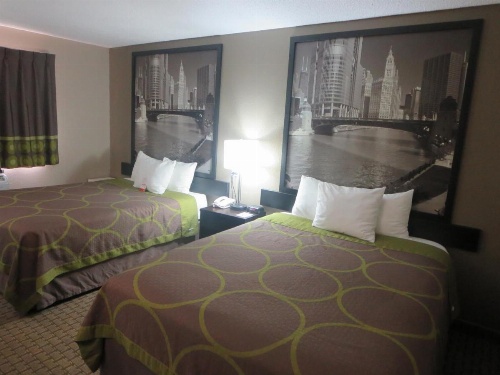 Super 8 by Wyndham Mundelein/Libertyville Area image 29