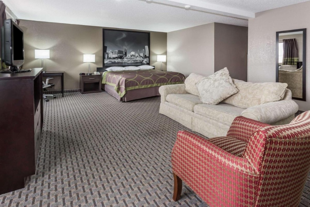 Super 8 by Wyndham Mundelein/Libertyville Area Image 6